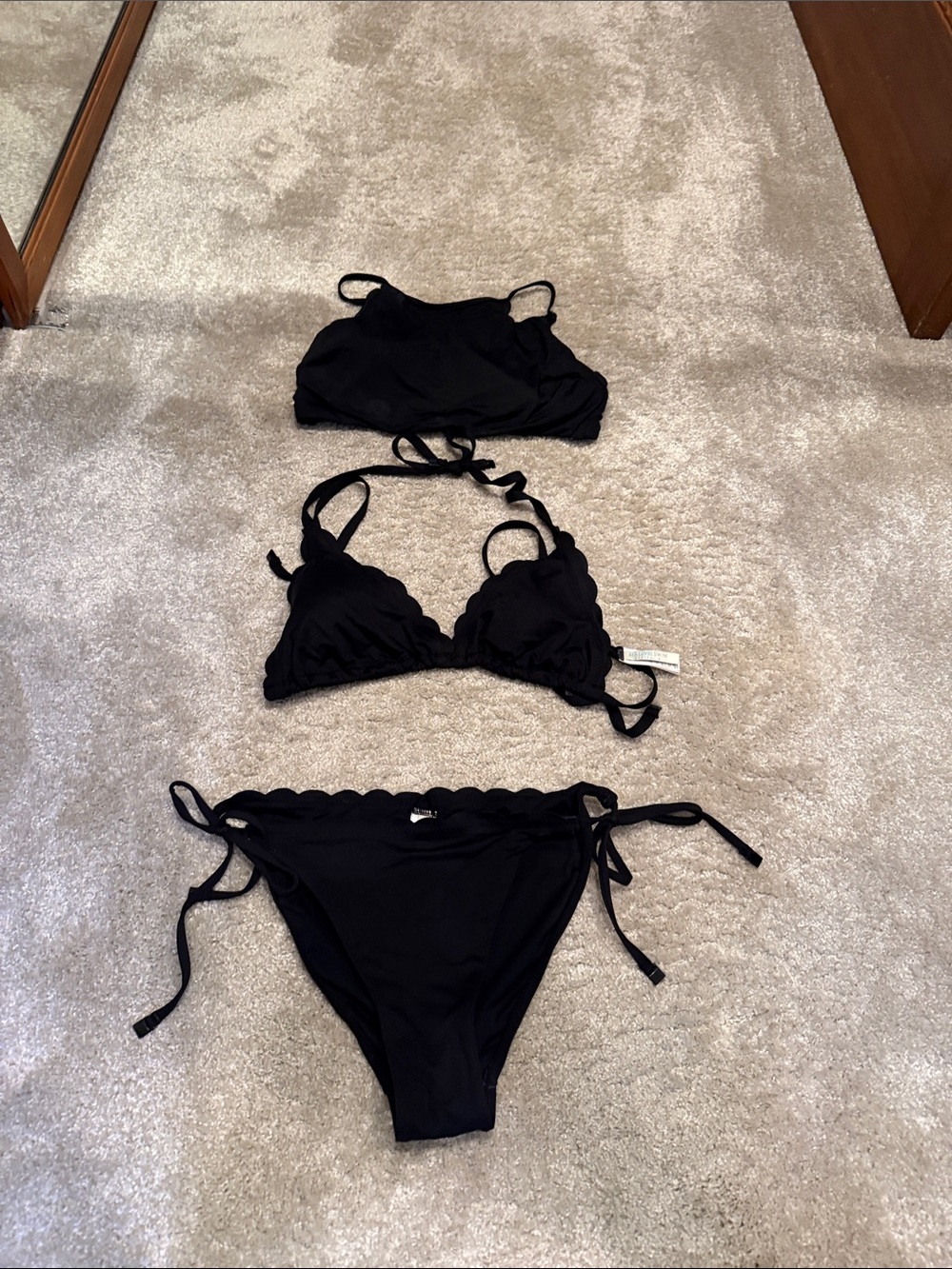 Sea Level size 6 bottom/8 tops. Black Scallop Edge Triangle Bikini Set
